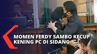 Berpapasan di Ruang Sidang, Putri Candrawathi Cium Tangan Ferdy Sambo