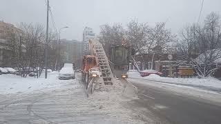 Cleaning #Moscow streets after heavy snowfalls ️️️