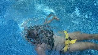 Weighted breath hold in the swimming pool