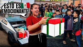 Regalamos JUGUETES a TODO un PUEBLO de MÉXICO en una CYBERTRUCK  **acabamos muy emocionados**