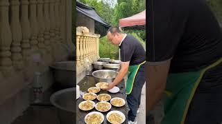 Banquets in rural China. Compared with Quanzhou, Fujian, it is verysimple.But it's just as delicious