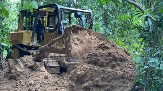 Expanding the Road Body with the Efficiency of the D6R XL Bulldozer Opens Access to Mountain Roads