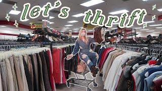 THRIFTING WINTER 2021 & 2022 TRENDS || COME THRIFT WITH ME FOR WINTER