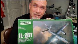 Bobcat 1/48 IL-28T Beagle look inside the box