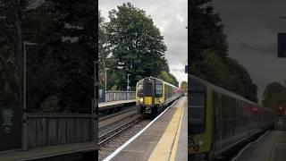 Class 444s speed through Shawford. Feat @leostrainspotting screaming ramp.