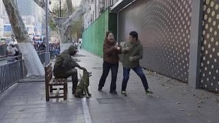 #03 Sculpture Pranks in China.The price of kissing in front of me.