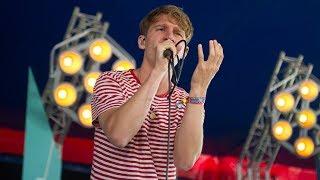 Glass Animals - Gooey (Glastonbury 2017)