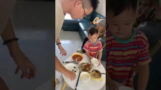 The great-grandson loves his grandma and asks his father to work#funny#Cute baby