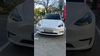 WIE VIEL VERBRAUCHT DER TESLA MODEL Y AUF DER AUTOBAHN?