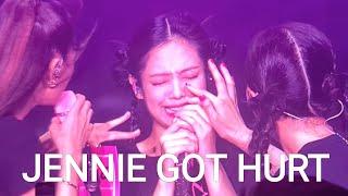 Jisoo hit me, Jisoo hit me | Jisoo accidentally hit Jennie during Blackpink Singapore Concert 2023