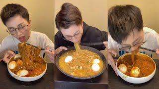 ASMR MUKBANG EATING TOO MUCH NOODLES 안녕하세요 평소 중국 음식을 좋아하고 관심있는 사람입니다