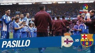 El RC Deportivo le hace el pasillo al FC Barcelona