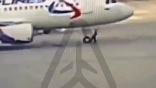 Самолёт "Уральских авиалиний" наехал на человека. Real Video