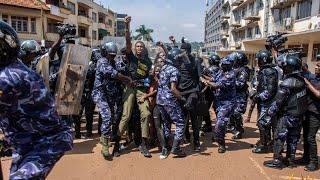 Vendor Handcuff by police