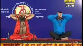 Swami Ramdev and Suniel Shetty Practising Yoga at Mumbai