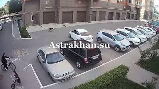 В астраханском ЖК на детей напали собаки