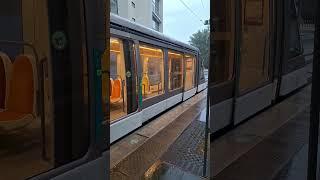 Double fermeture de porte de l'eurotram 1057 #transports #tram #eurotram