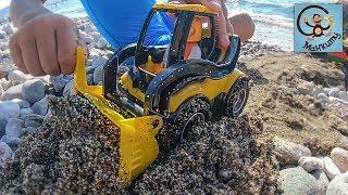 Дети и игрушки. Машинки, песок и вода. МанкиТайм