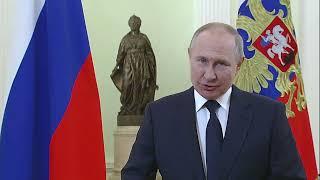 Владимир Путин поздравил женщин России с 8 марта