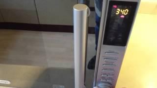 Delonghi extra large 900watt microwave oven Demo