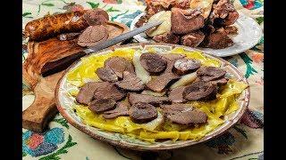 Иностранцы впервые пробуют казахскую еду. Курт их шокировал.