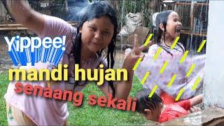 Asiik!!! Mandi hujan rame rame sampe kedinginan