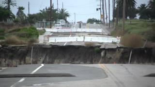 Road falls off a cliff In Palos Verdes, CA landslide