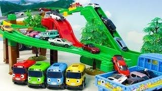 Let's run on the Tomica Action highway and Auto mountain drive.