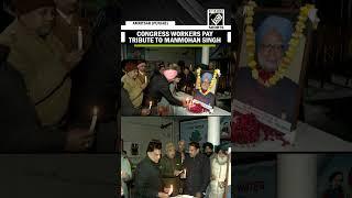 Congress workers in Amritsar pay tribute to Manmohan Singh