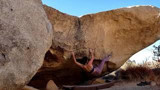 Sitting Bull V4 | Joshua tree bouldering