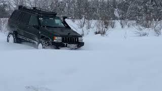 Grand Cherokee 5,9 37’ bogger snow