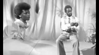 Wimfatanya n'akazi (+lyrics) - Augustin Mwitenawe, 1990 - Rwanda