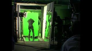 Resident Evil (2002) - laser hallway behind the scenes