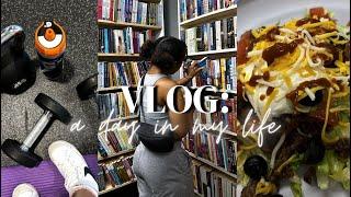 DAYS IN MY LIFE VLG  leg day workout, easy dinner idea, bookstore shopping + haul