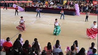 Así  bailó mi hermanita  en la clausura del ciclo  escolar  en mi pueblito