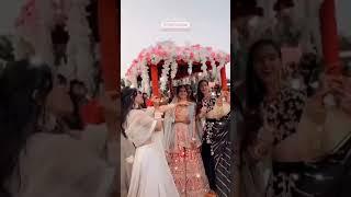 The bridal entry on the unique version of Din Shagna Da with her bridesmaids is just so cool !