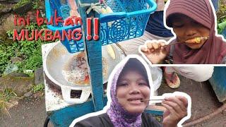 bukan mukbang cuma jajan 5 tusuk telor gulung di pinggir jalan