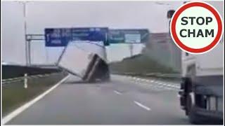 Wypadek na autostradzie A2 - ciężarówka wylądowała na boku #1267 Wasze Filmy