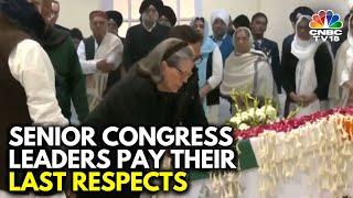 Late Manmohan Singh's Last Rites: Congress Party Workers & Senior Leaders Pay Last Respects | N18V