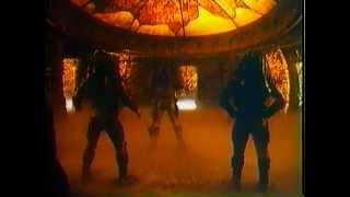 Predators And Danny Glover Dancing On The Set (Predator 2)