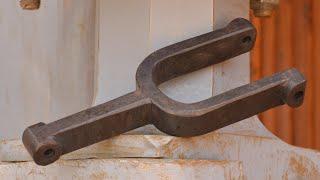 Forging a Steam Locomotive Part: Lever double-eye