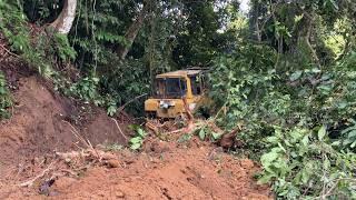 D6R XL Bulldozer in Challenging New Mountain Road Project