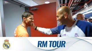  Xabi Alonso came to say hello during our final session of our Tour