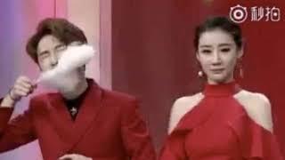 Woman Effortlessly Annihilates Her Opponent In A Cotton Candy-Eating Contest