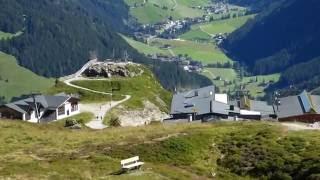 Sommerbergalm in Hintertux im Zillertal Bergbahn und Wandern in Österreich