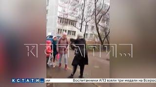 Социально-опасная бабушка заплёвывает двери и лифты, и нападает на родителей с детьми