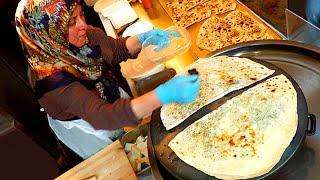 Türkische Mütter backen mit Liebe in der Markthalle | Street Food Berlin Germany