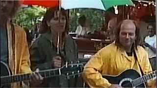 Micha  Dagi  Gorny - Lady Umbrella and her Raincoats - Weinsberg 8.August 1998 unplugged on Stage