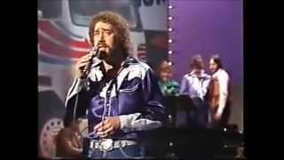 EARL THOMAS CONLEY-- Smokey Mountain Memories (Live)