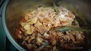 MASAK MENU KESUKAAN MASYARAKAT INDONESIA RENDANG DAGING SAPI ENAK DAN EMPUK WAJIB DI COBA